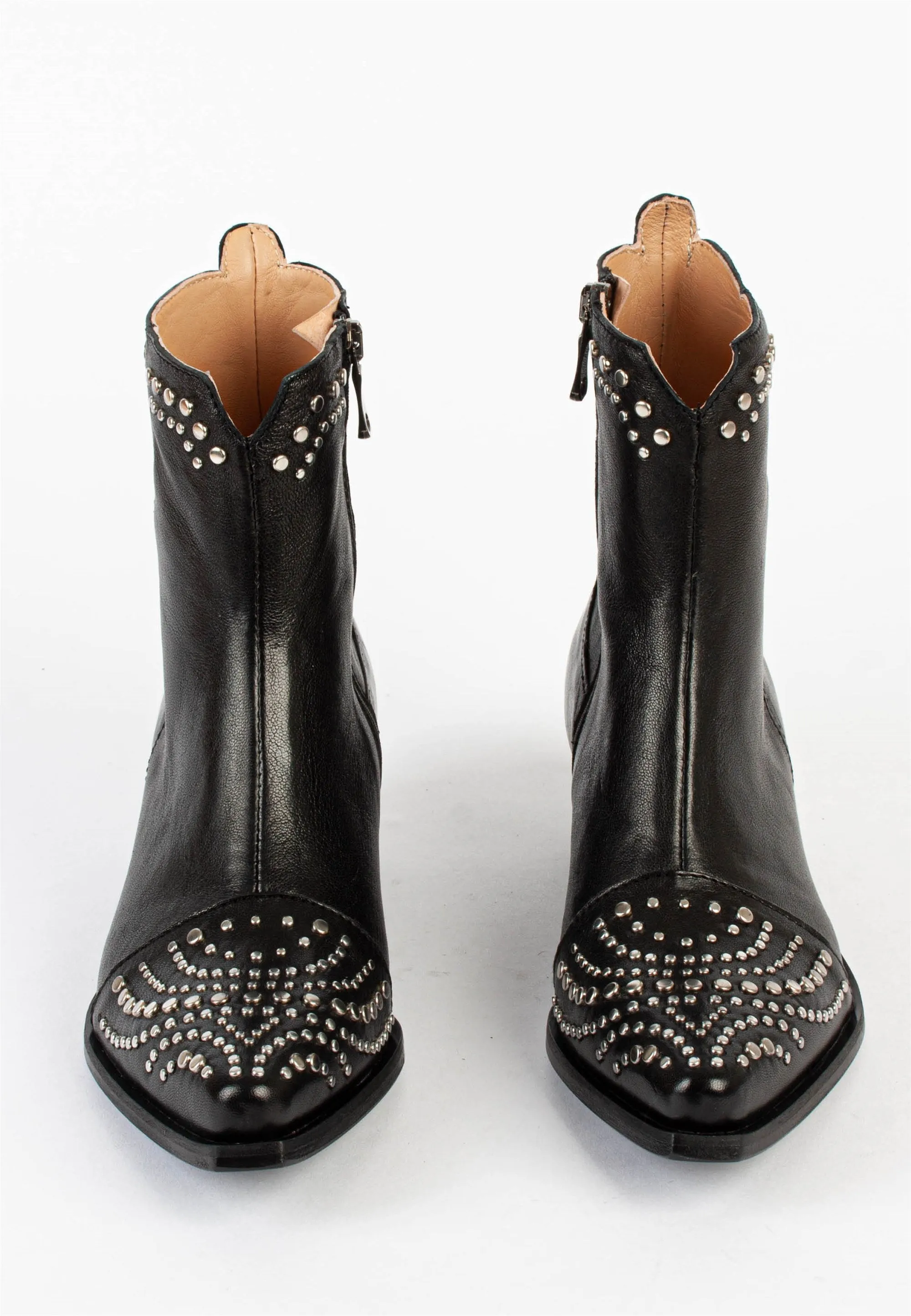 Alister Black Leather Western Boots