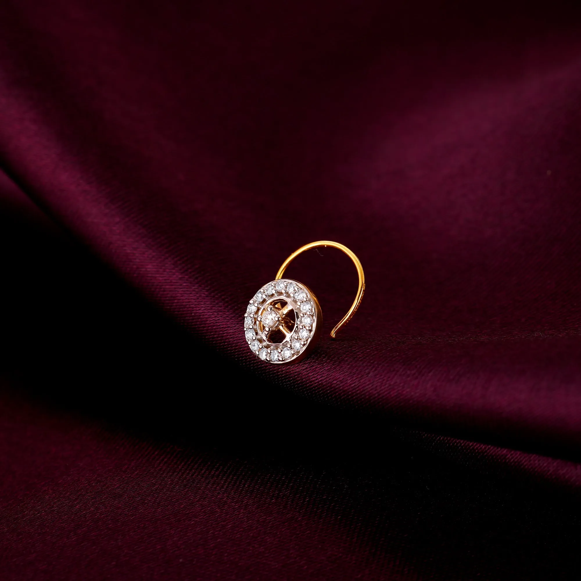 Gold Enraptured Bliss Diamond Nose Pin