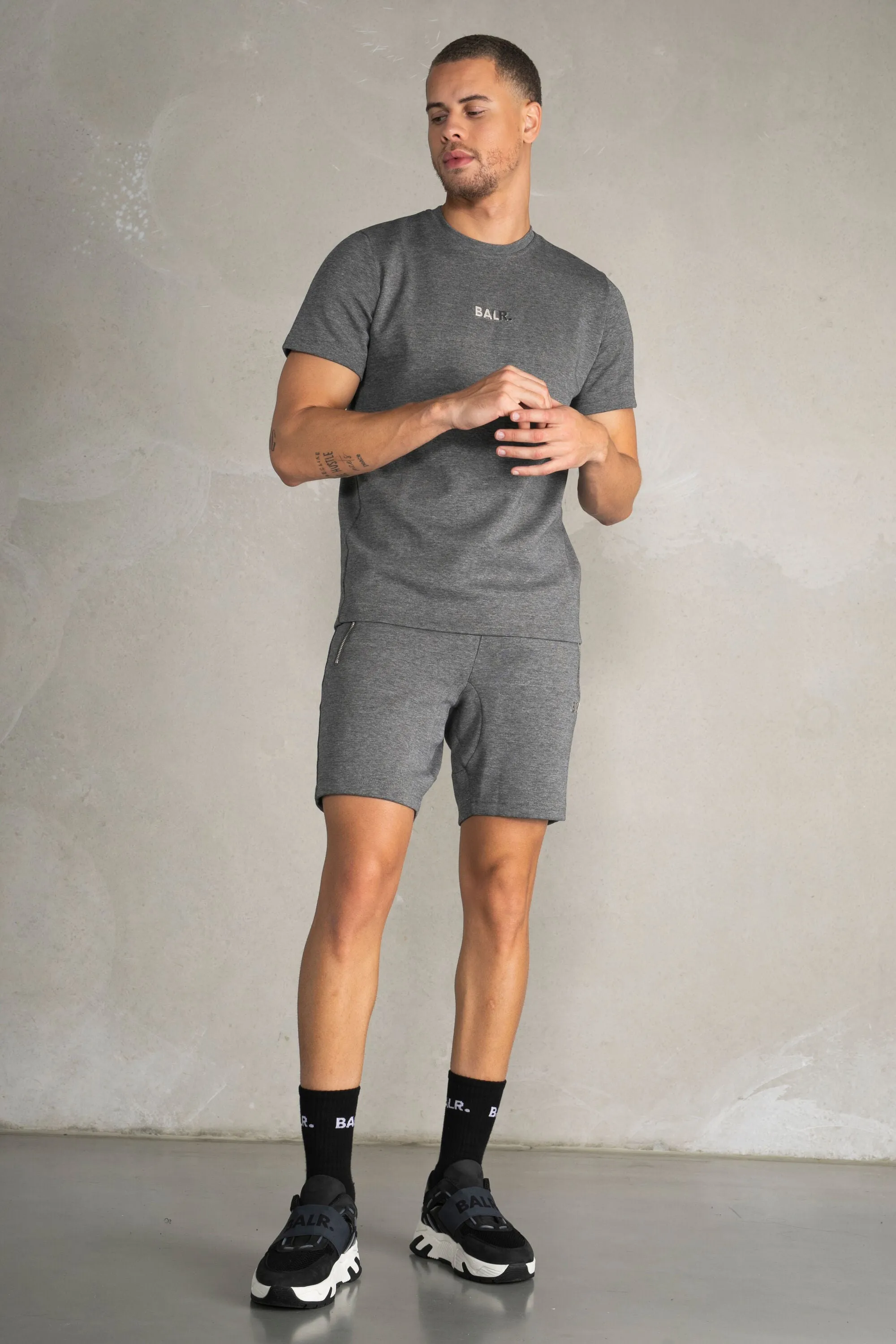 Q-Series Sweat Short Men Dk Grey Heather